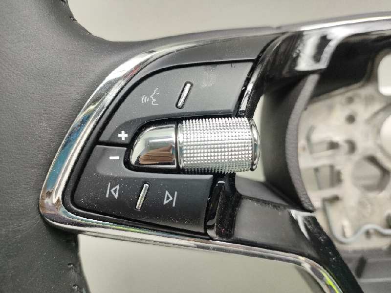 Recambio de volante para skoda fabia referencia OEM IAM 5E3419093A  