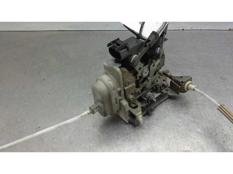 Recambio de cerradura puerta delantera izquierda para audi a4 berlina (b5) 1.9 tdi referencia OEM IAM   