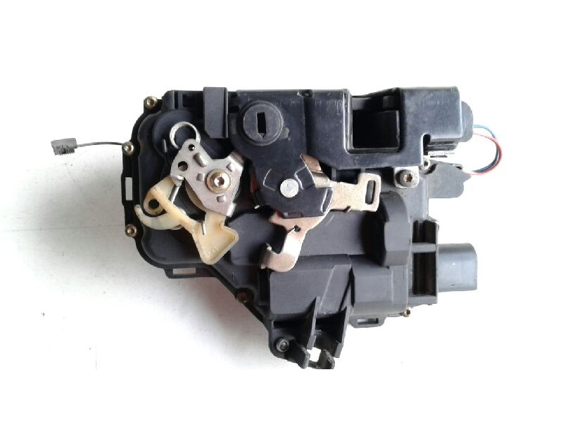 Recambio de cerradura puerta delantera derecha para seat leon (1m1) sport f.r. referencia OEM IAM 3B1837016A  