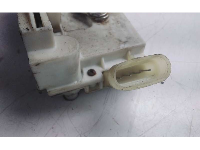 Recambio de cerradura puerta trasera izquierda para lancia dedra berl. 1.8 / 1.8 i.e. ls referencia OEM IAM 0046417130  