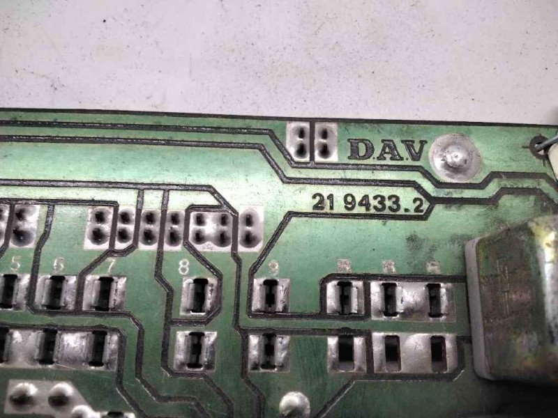 Recambio de caja fusibles para peugeot 505 berlina referencia OEM IAM 2194332  