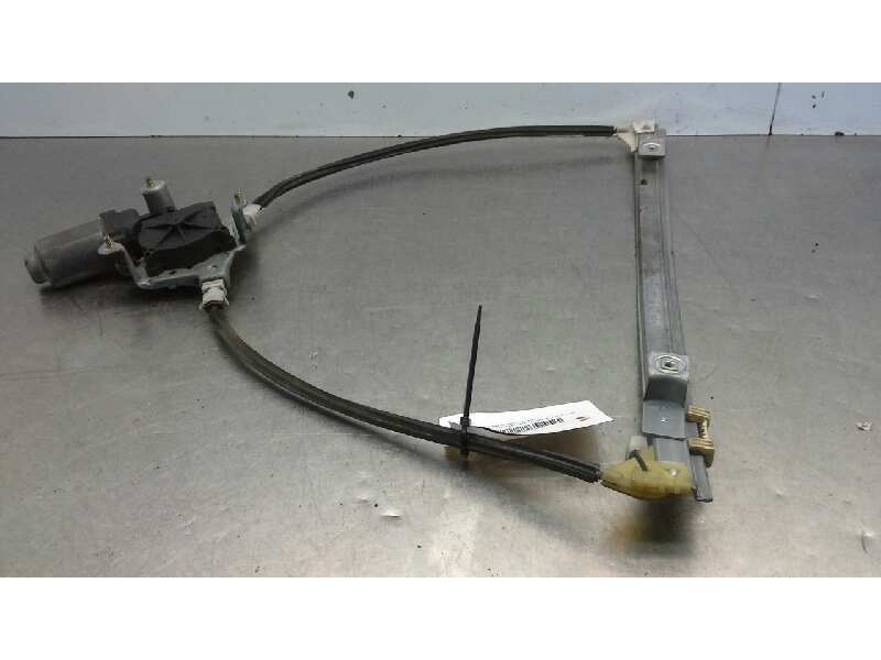 Recambio de elevalunas delantero izquierdo para renault clio ii fase ii (b/cb0) authentique referencia OEM IAM 7700842247  