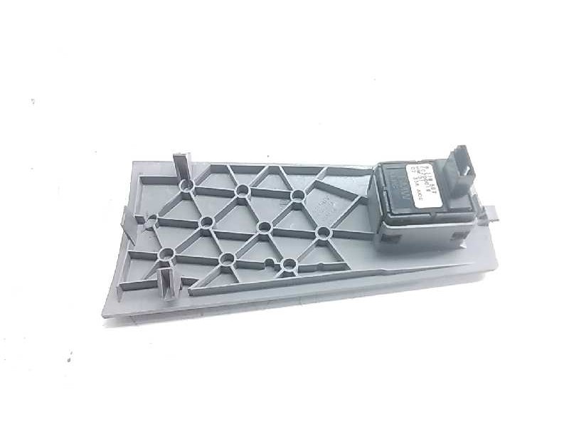 Recambio de mando elevalunas delantero derecho para bmw serie 7 (e65/e66) 730d referencia OEM IAM 7024647  