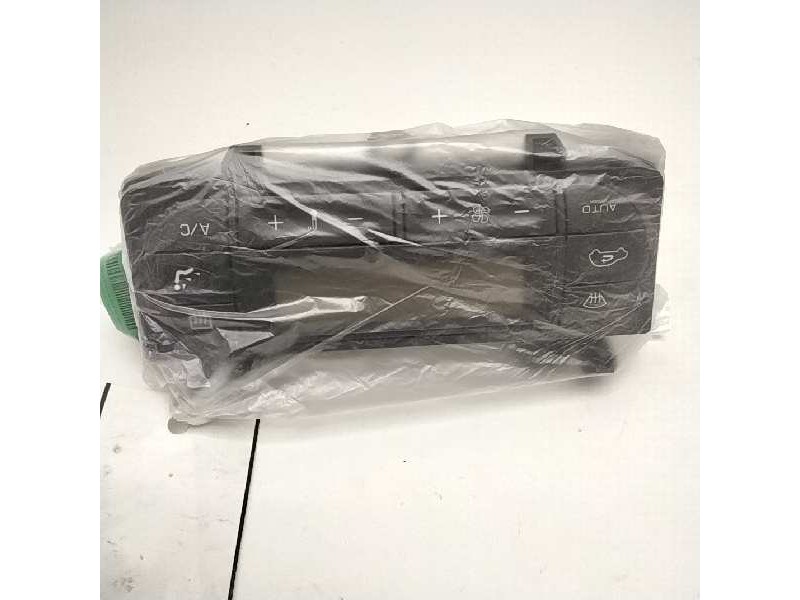Recambio de mando climatizador para citroen c3 1.4 hdi exclusive referencia OEM IAM 96533393XT  