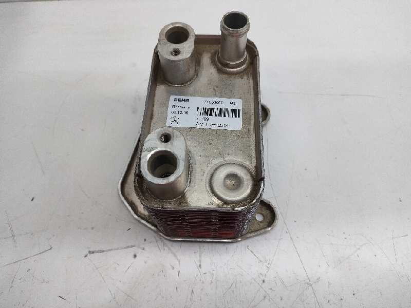 Recambio de enfriador aceite motor para mercedes clase c (w203) berlina 2.7 cdi 20v cat referencia OEM IAM A6111880501  