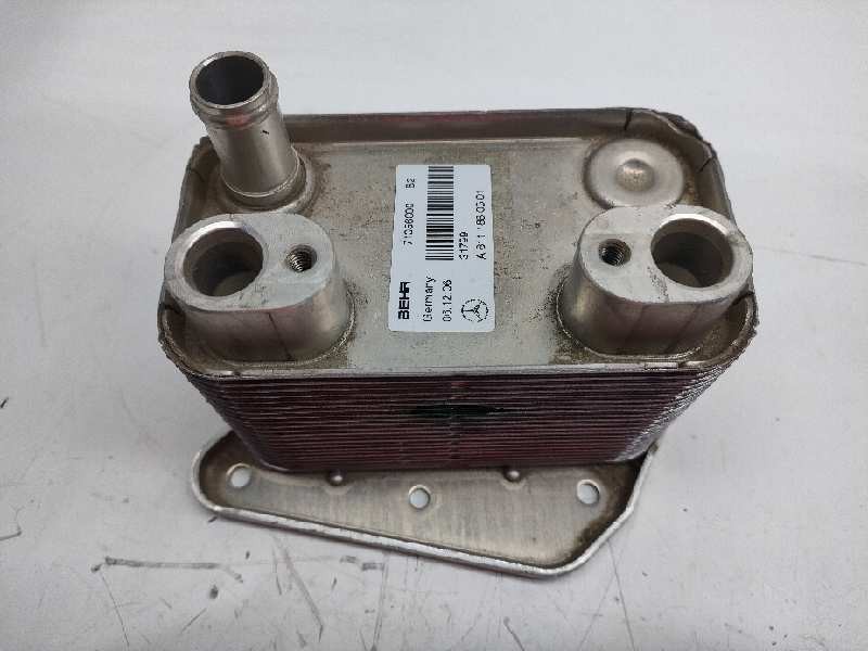Recambio de enfriador aceite motor para mercedes clase c (w203) berlina 2.7 cdi 20v cat referencia OEM IAM A6111880501  