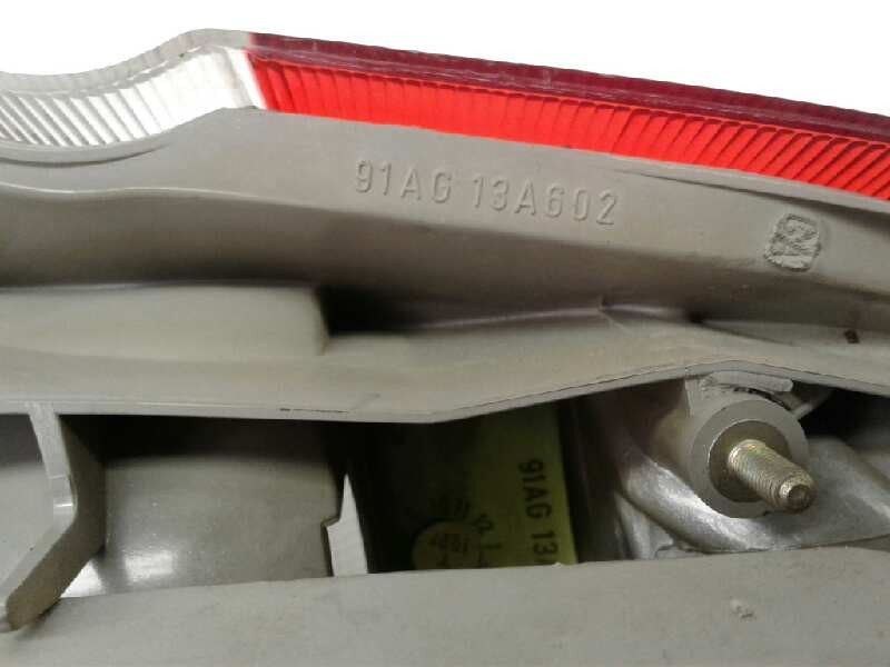 Recambio de piloto trasero derecho para ford escort berlina/turnier referencia OEM IAM 91AG13A602  6371