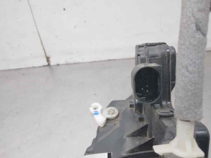 Recambio de cerradura puerta delantera derecha para bmw serie 3 berlina (e46) 320i referencia OEM IAM 51217011244  