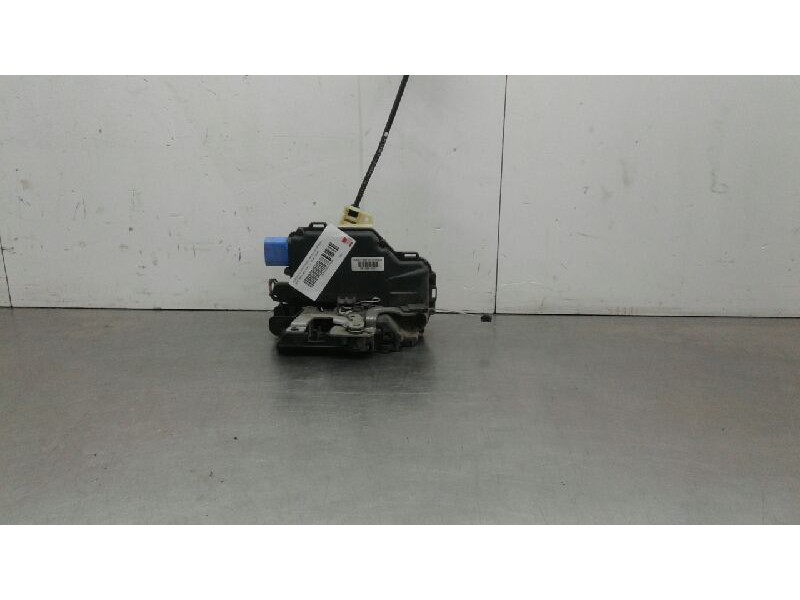 Recambio de cerradura puerta delantera izquierda para seat ibiza (6l1) cool referencia OEM IAM 83701AM  