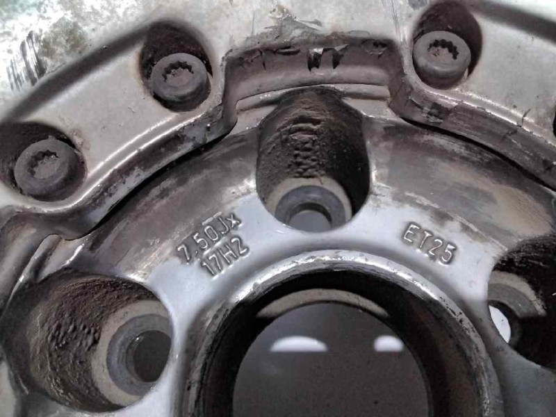 Recambio de llanta aluminio para audi a6 avant (4b5) 2.5 tdi quattro referencia OEM IAM 175TORNILLOS ET25 