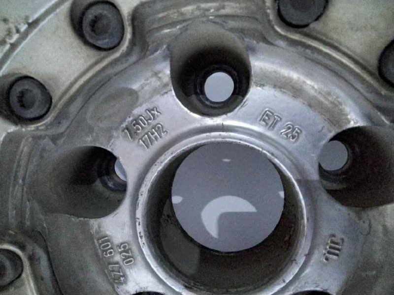 Recambio de llanta aluminio para audi a6 avant (4b5) 2.5 tdi quattro referencia OEM IAM 175TORNILLOS ET25 