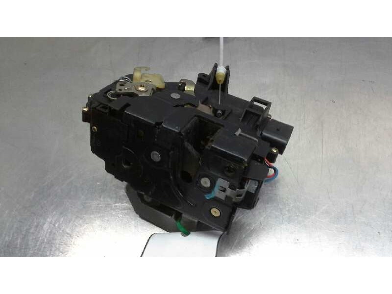Recambio de cerradura puerta delantera izquierda para audi a4 avant (8e) 2.5 tdi (120kw) referencia OEM IAM   