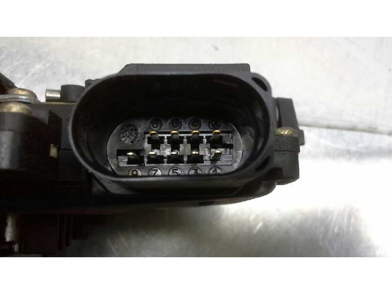 Recambio de cerradura puerta delantera izquierda para audi a4 avant (8e) 2.5 tdi (120kw) referencia OEM IAM   