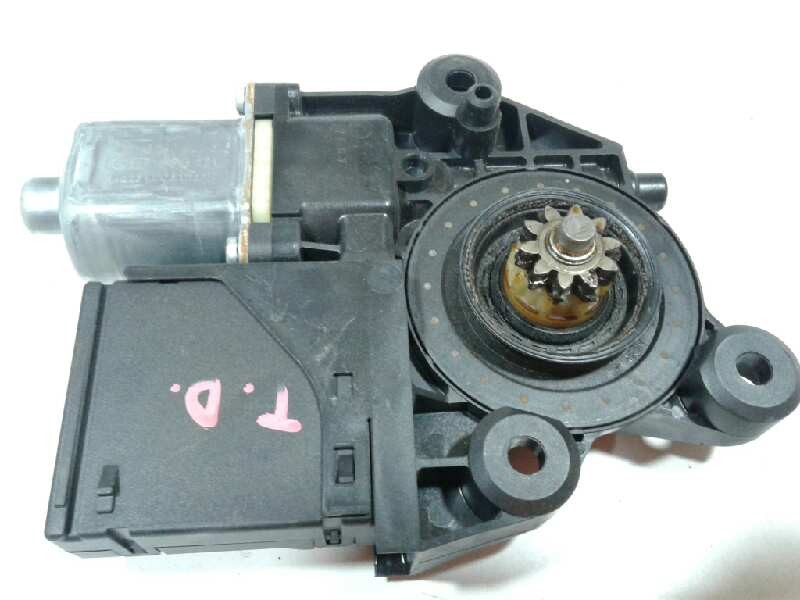 Recambio de motor elevalunas trasero derecho para renault scenic iii 1.4 tce referencia OEM IAM   
