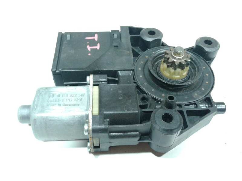 Recambio de motor elevalunas trasero izquierdo para renault scenic iii 1.4 tce referencia OEM IAM 910837  