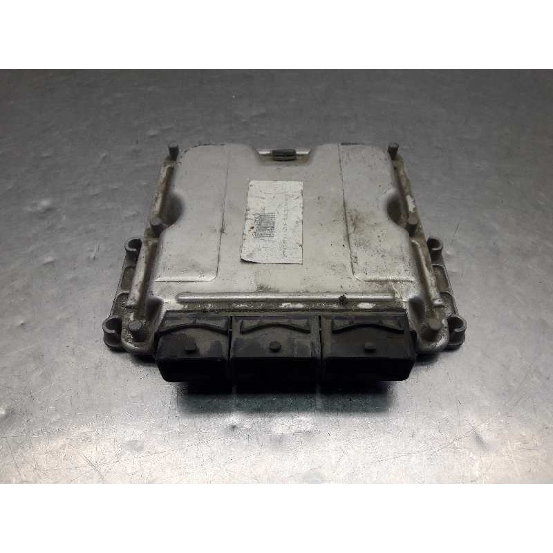 Recambio de centralita motor uce para renault trafic caja cerrada (ab 4.01) 1.9 diesel referencia OEM IAM 0281010633 378 