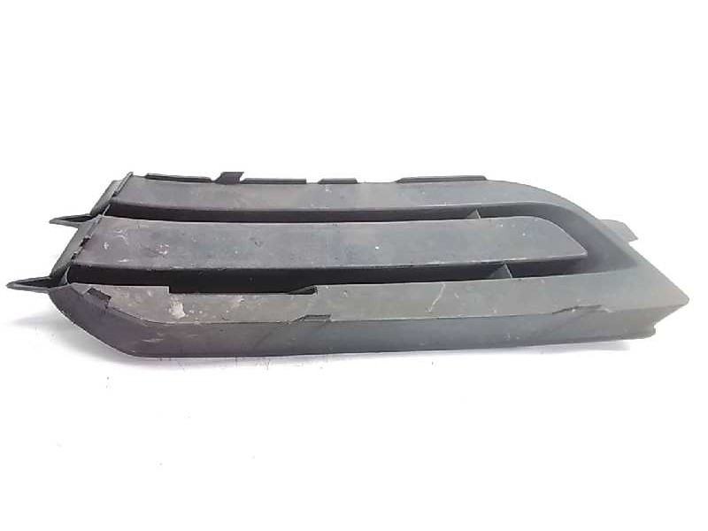 Recambio de rejilla paragolpes derecha para audi a1 (8x) 1.6 tdi referencia OEM IAM 8X0807682  