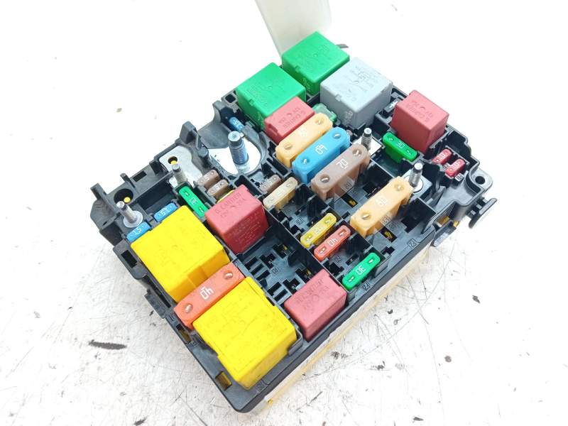 Recambio de caja fusibles para peugeot 208 i (ca_, cc_) 1.6 hdi / bluehdi 75 referencia OEM IAM 9804846880  