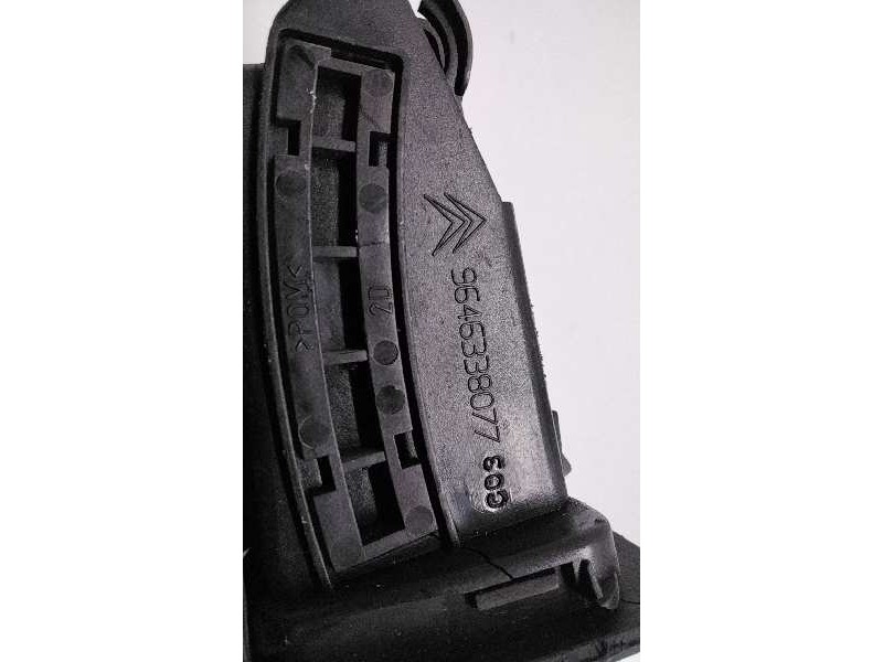 Recambio de aireador central para citroen c4 coupe vts referencia OEM IAM 9646338077  
