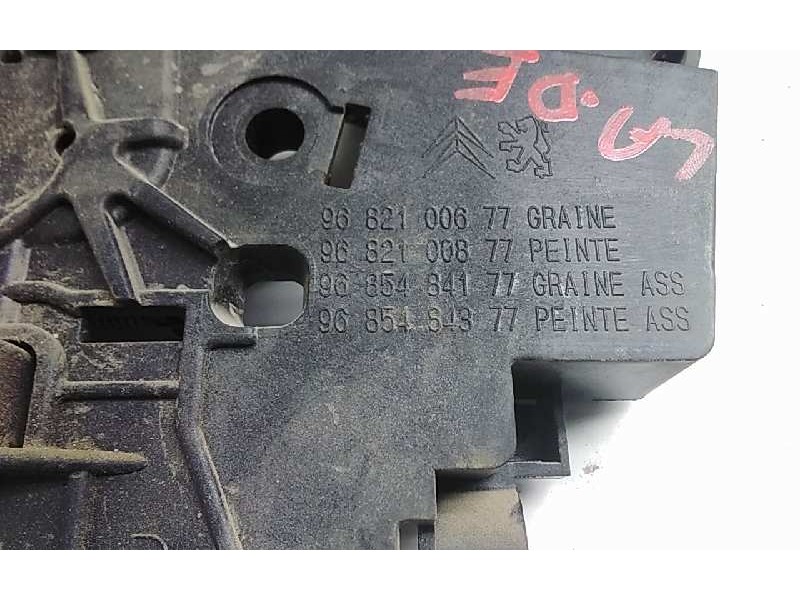 Recambio de maneta interior lateral derecha para citroen berlingo station wagon x referencia OEM IAM 9662100677  