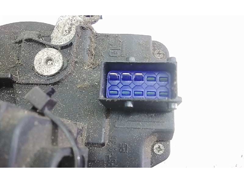 Recambio de cerradura puerta delantera derecha para opel vivaro furgón doble cab. 2.9t largo referencia OEM IAM 8200008248  