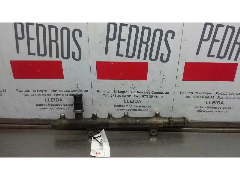 Recambio de rampa inyectora para renault trafic caja cerrada (ab 4.01) l1h1 caja cerrada, corto referencia OEM IAM 0445214024  