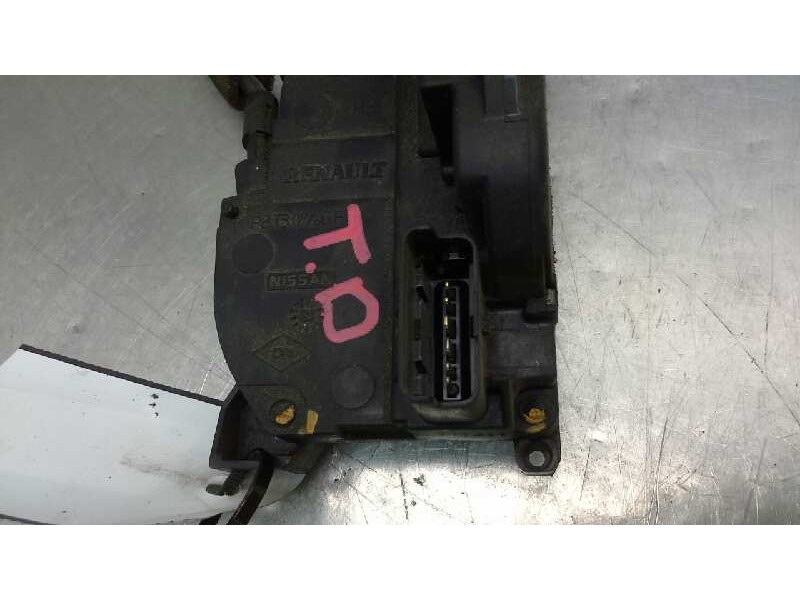 Recambio de cerradura puerta trasera derecha para renault scenic iii grand bose edition referencia OEM IAM   