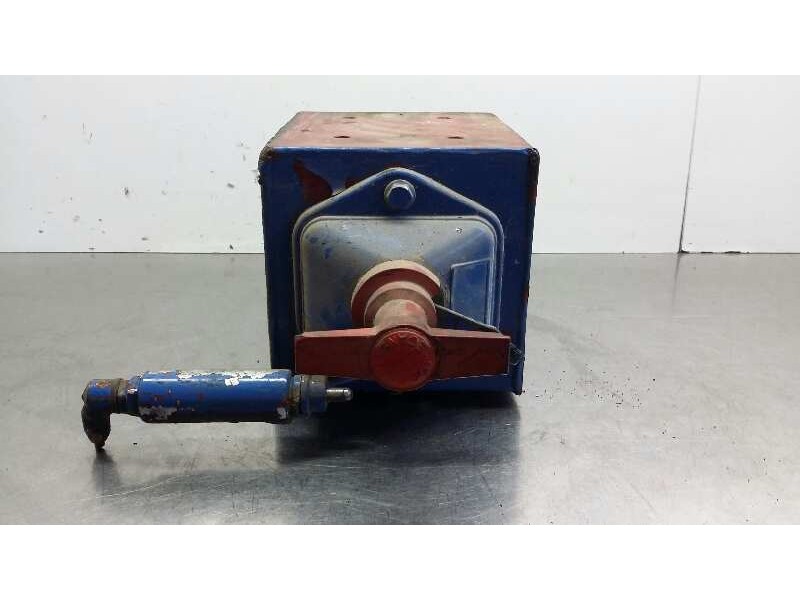 Recambio de desconector baterias para iveco eurostar ld440e42t referencia OEM IAM   8776