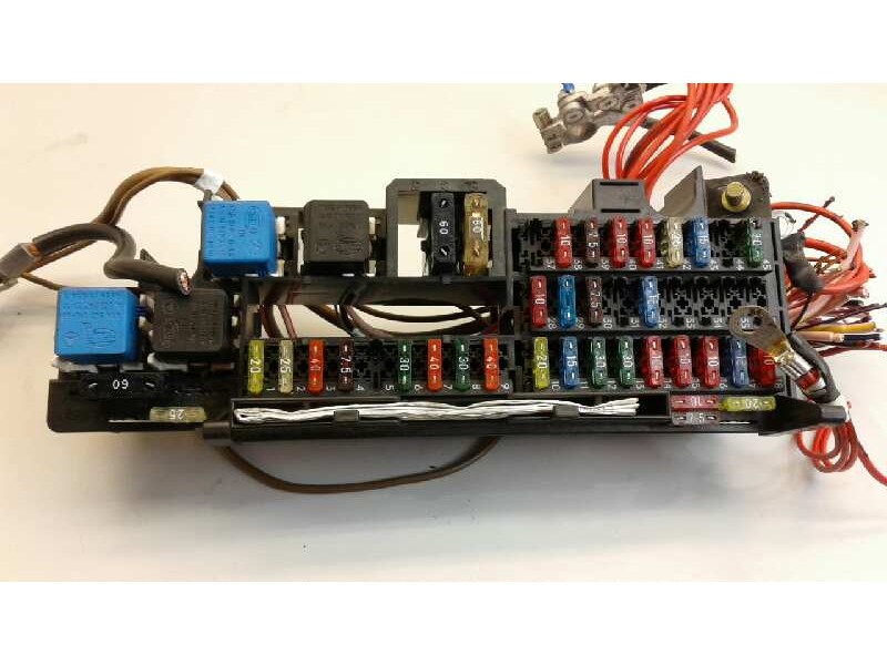 Recambio de caja fusibles para mercedes clase a (w168) 140 (168.031) referencia OEM IAM 0025450901  