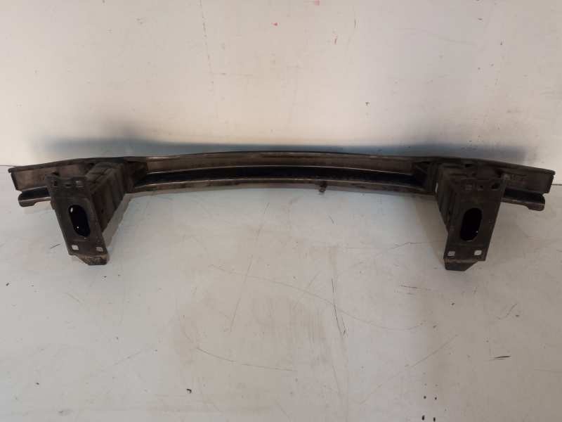 Recambio de refuerzo paragolpes delantero para bmw serie 3 berlina (e90) 320d referencia OEM IAM 51111716645  