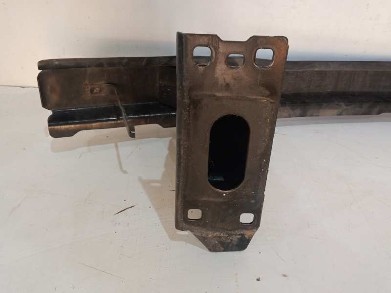 Recambio de refuerzo paragolpes delantero para bmw serie 3 berlina (e90) 320d referencia OEM IAM 51111716645  