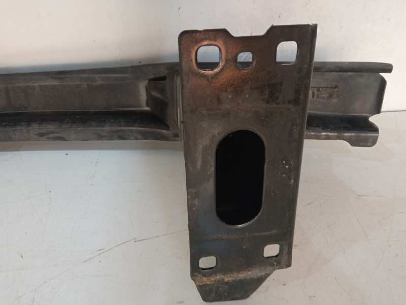 Recambio de refuerzo paragolpes delantero para bmw serie 3 berlina (e90) 320d referencia OEM IAM 51111716645  