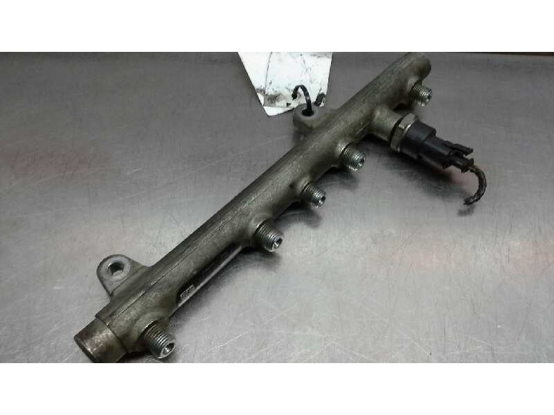 Recambio de rampa inyectora para renault kangoo (f/kc0) fairway 4x4 referencia OEM IAM 0445214015  
