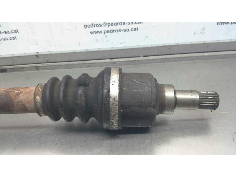 Recambio de transmision delantera izquierda para peugeot 206 berlina 1.6 referencia OEM IAM 9637698680  