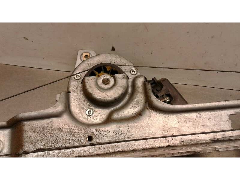 Recambio de elevalunas delantero derecho para renault scenic ii i- music referencia OEM IAM 8200646840  