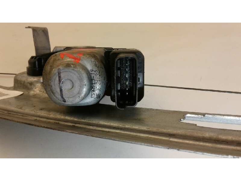 Recambio de elevalunas delantero izquierdo para renault scenic ii i- music referencia OEM IAM 8200646841  