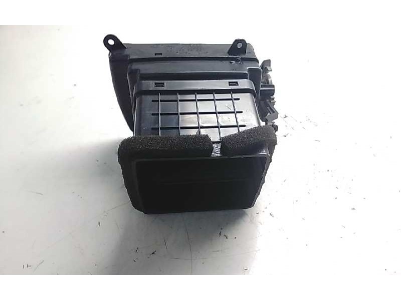 Recambio de aireador central para hyundai elantra (xd) 1.6 comfort (4-ptas.) referencia OEM IAM 974102D500  