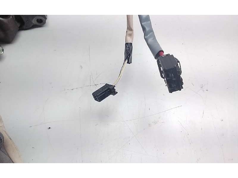 Recambio de columna direccion electrica para toyota yaris hybrid feel referencia OEM IAM 452500D194  