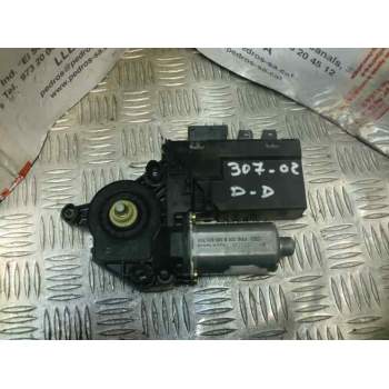 ELEVALUNAS DELANTERO DERECHO 9222K0 105980