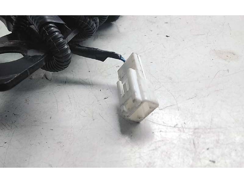 Recambio de enganche delantero izquierdo para toyota yaris hybrid feel referencia OEM IAM 1067877  