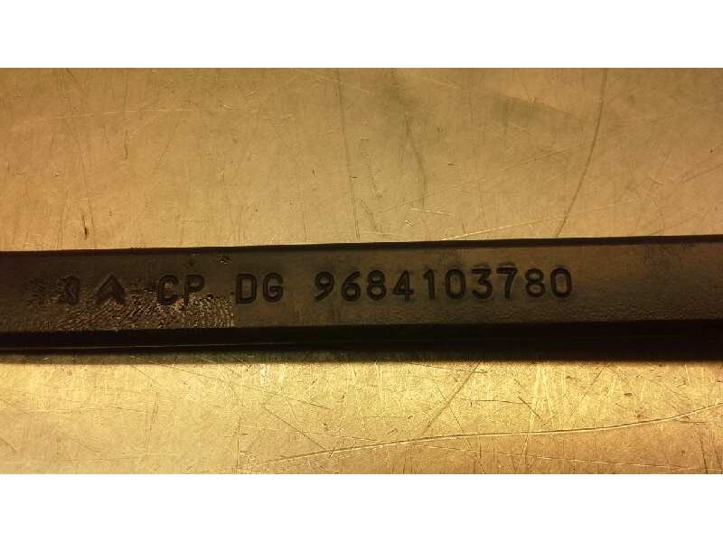 Recambio de brazo limpia delantero derecho para citroen c4 picasso sx referencia OEM IAM   