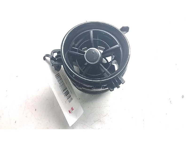 Recambio de aireador derecho para toyota yaris hybrid feel referencia OEM IAM   