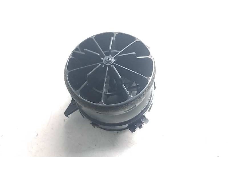 Recambio de aireador derecho para toyota yaris hybrid feel referencia OEM IAM   