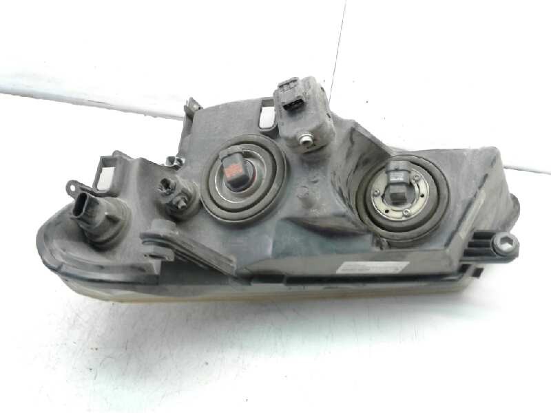 Recambio de faro derecho para chrysler sebring berlina 2.0 touring referencia OEM IAM   