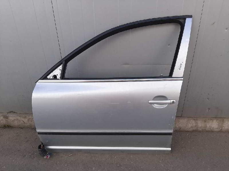 Recambio de puerta delantera izquierda para skoda superb (3u4) comfort referencia OEM IAM 3B4831051BE  
