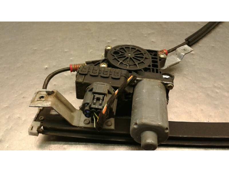 Recambio de elevalunas delantero izquierdo para ford mondeo berlina (ge) ambiente referencia OEM IAM 0130821770  