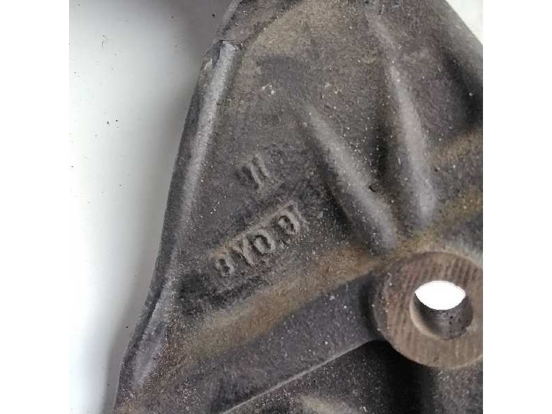 Recambio de soporte bomba inyeccion para nissan primera berlina (p11) básico referencia OEM IAM 9Y09  