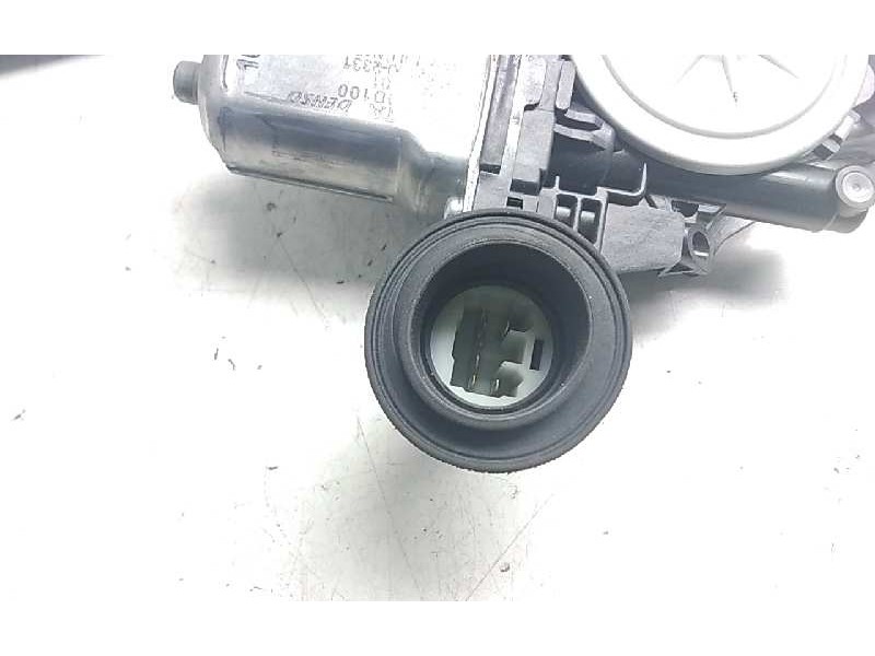 Recambio de elevalunas trasero izquierdo para toyota yaris hybrid feel referencia OEM IAM 857100D100  