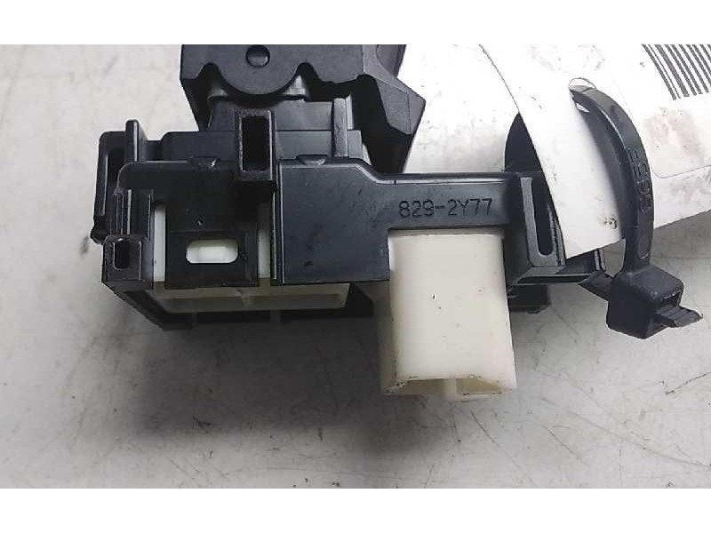 Recambio de mando elevalunas trasero izquierdo para toyota yaris hybrid feel referencia OEM IAM 8292Y77  