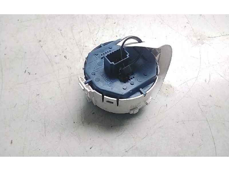 Recambio de warning para toyota yaris hybrid feel referencia OEM IAM 839500D100  